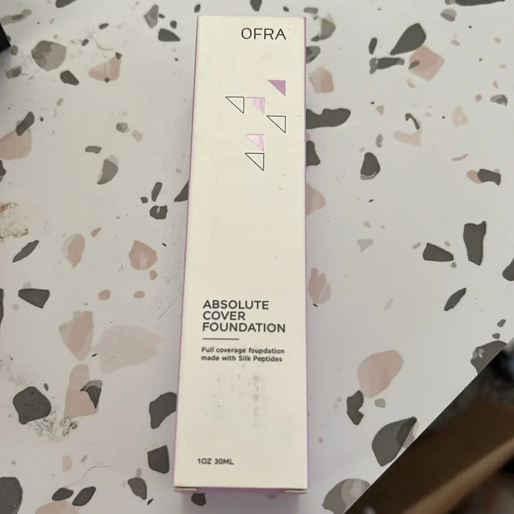 Ofra Cosmetics Absolute Cover Foundation in Shade 10